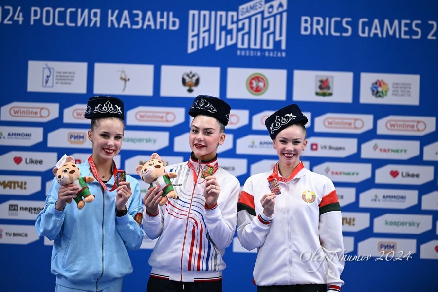 Лала Крамаренко абсолютная чемпионка, сборная России - первая в командном зачете  на Играх БРИКС - alt prefix